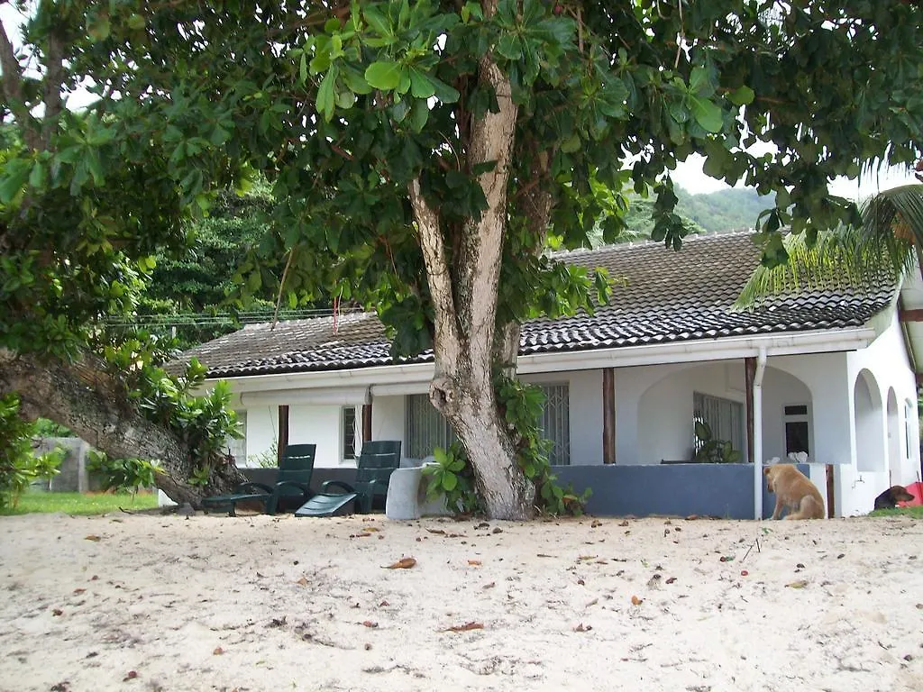 Сasa de vacaciones L'Escapade Beach Villa Au Cap