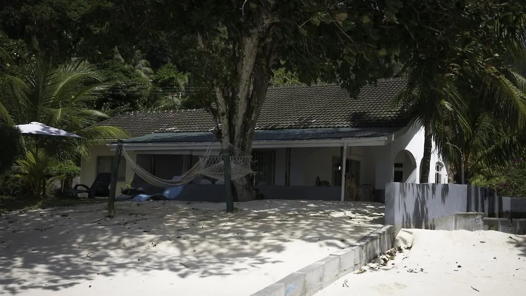 L\'Escapade Beach Villa location